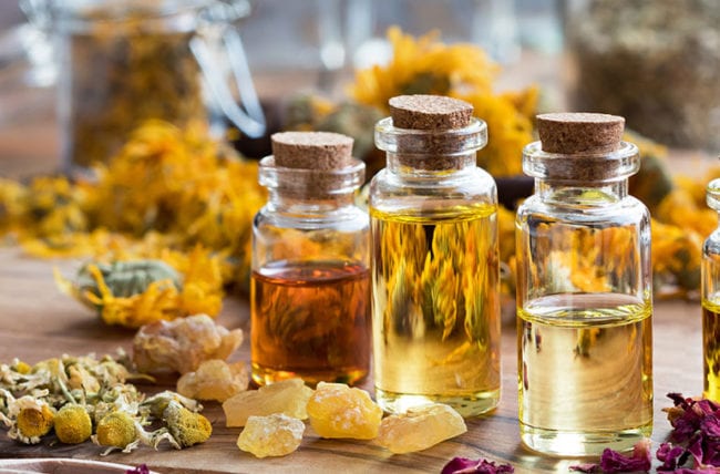 Herbal Remedies and Essential Oils Provide Pain Relief